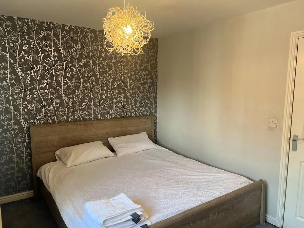 Nice House In A Quiet Estate - No House Parties Allowed Wythenshawe Vakantiehuis